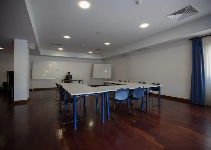 Hi - De Juventude Hostel *